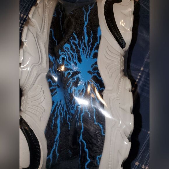 Young men's/ boy's size 5.5 shoes by Bronax. New - Picture 6 of 13